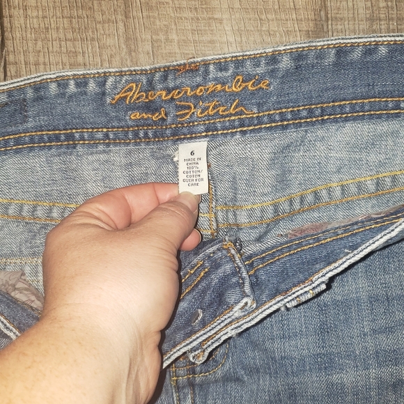 Abercrombie and Fitch jean skirt 6
This is a size - Picture 4 of 5